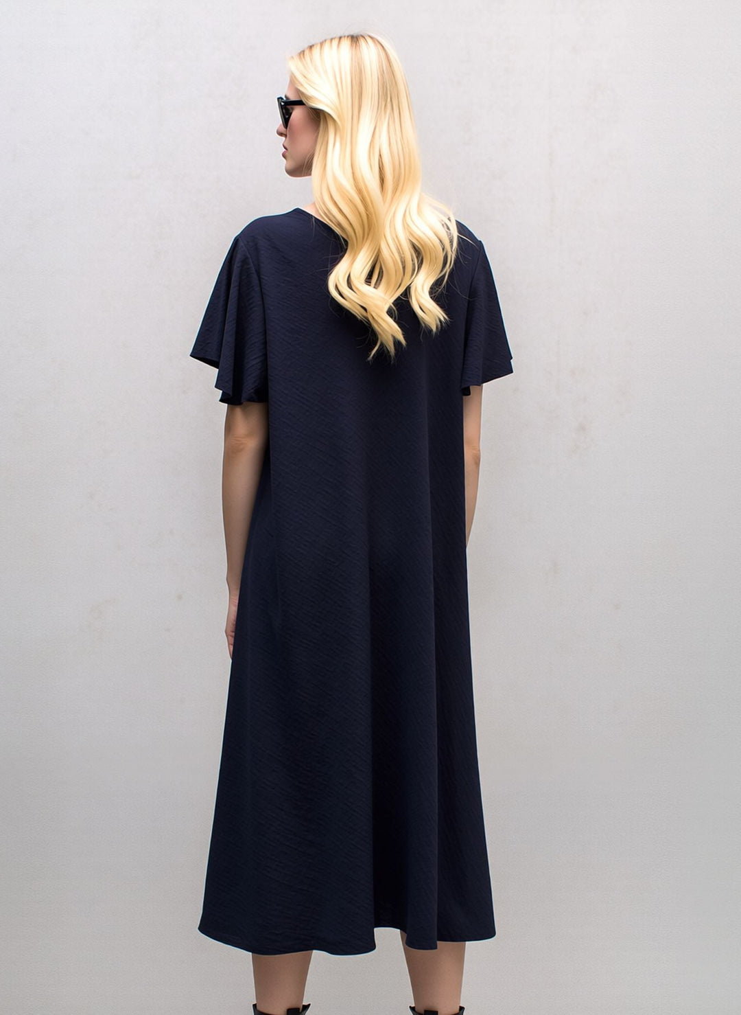 Black Midi Dress Loose Fit Short Sleeve Swing Dress with Statement Necklace