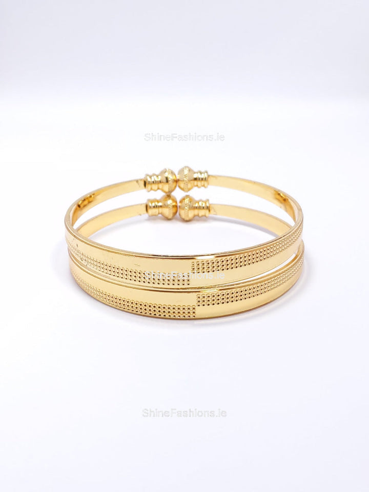 Gold Tone Design Bangle Bracelet Set