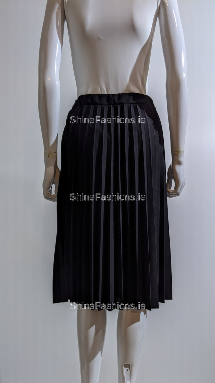 Black Pleated Knee Length Skirt