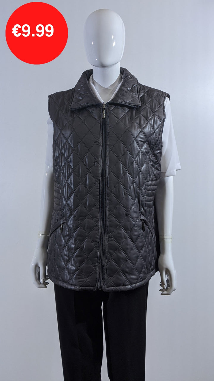 Grey Diamond Quilted Waistcoat with Zipped Pockets