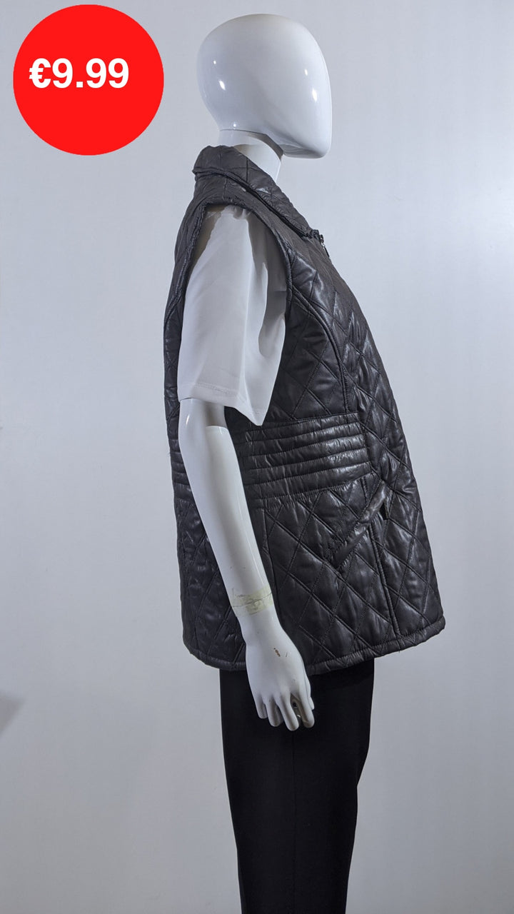 Grey Diamond Quilted Waistcoat with Zipped Pockets